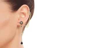 Kolczyki w uchu — inspiracje, które odmienią każdą Twoją stylizacje