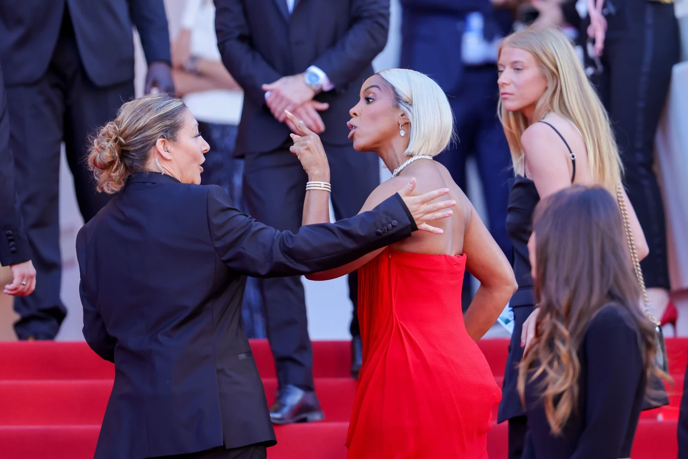 Kelly Rowland była wściekła na kobietę z ochrony Festiwalu w Cannes Kelly Rowland była wściekła na kobietę z ochrony Festiwalu w Cannes