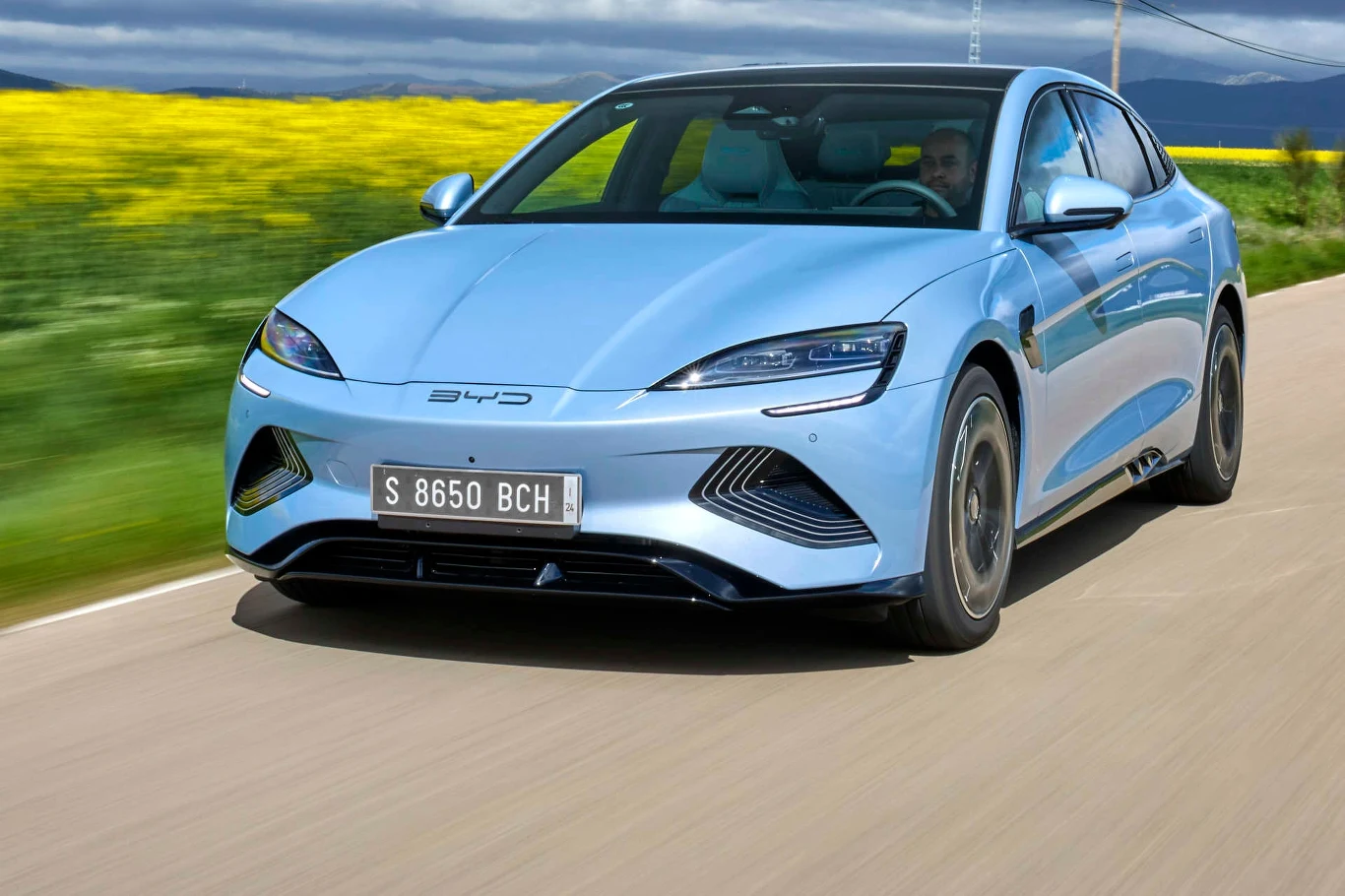 Seal jest jednym z trzech modeli BYD debiutujących w Polsce