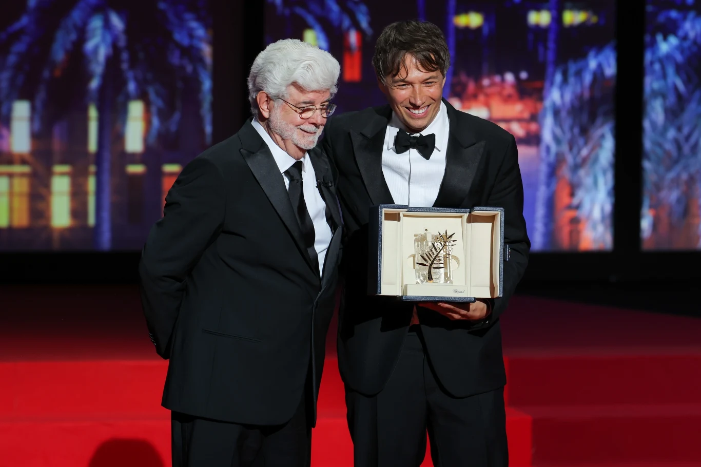 George Lucas i Sean Baker podczas gali zamknięcia 77. MFF w Cannes George Lucas i Sean Baker podczas gali zamknięcia 77. MFF w Cannes