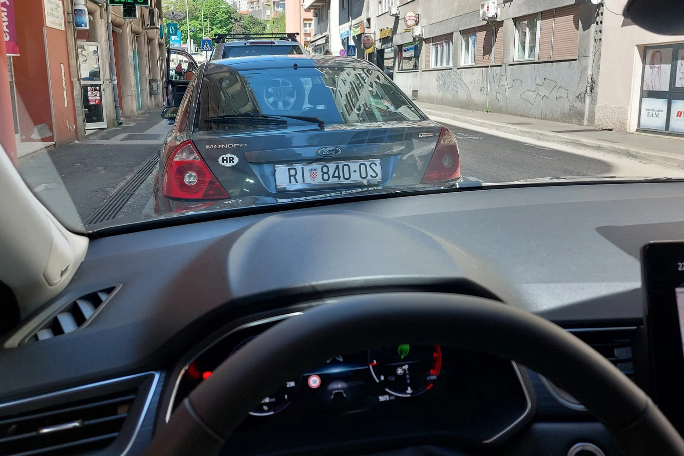 Mitsubishi ASX dowiozło. Kilkunastu godzinna podróż minęła komfortowo. Mitsubishi ASX dowiozło. Kilkunastu godzinna podróż minęła komfortowo.