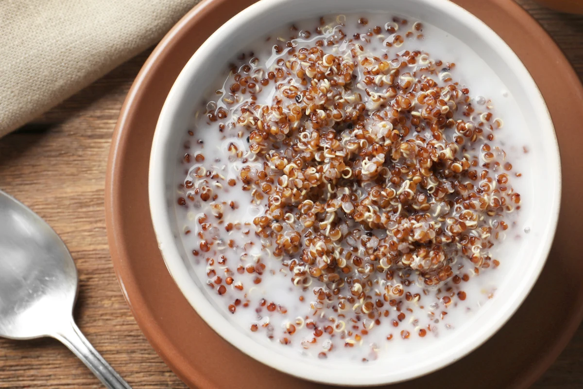 Komosa ryżowa to świetny produkt, który można wykorzystać na śniadanie