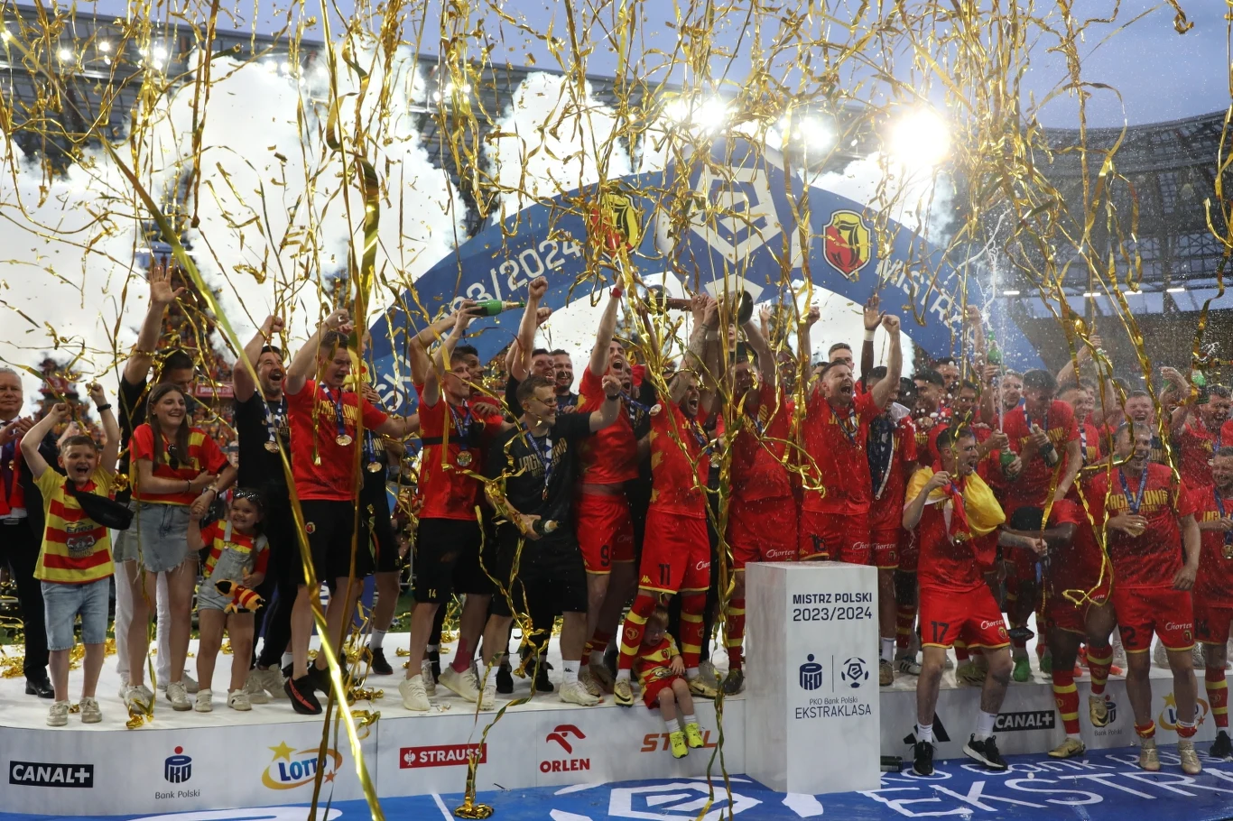 Jagiellonia odebrała medale i główne trofeum na stadionie
