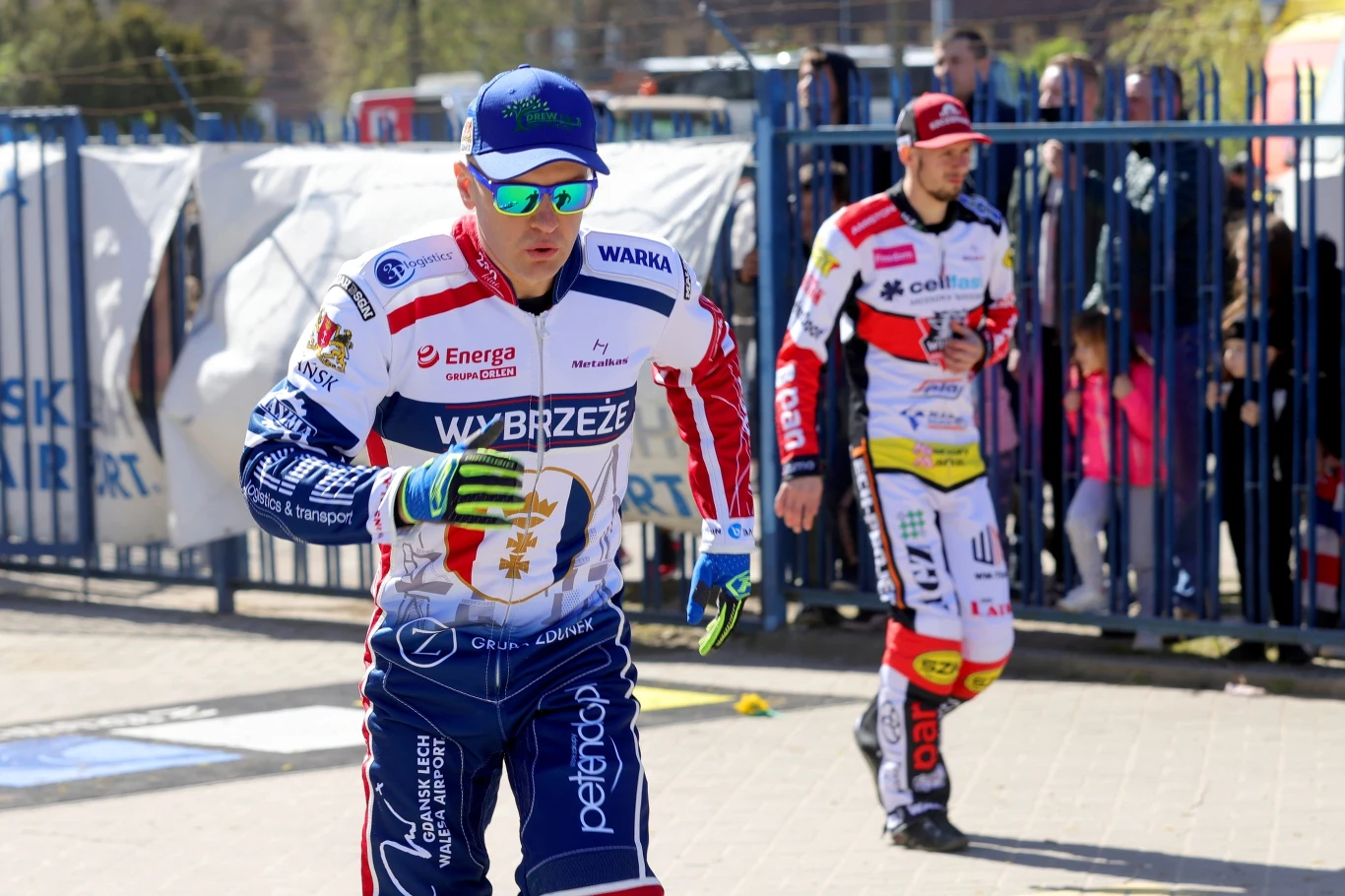 Krzysztof Kasprzak szykuje się do startu. Krzysztof Kasprzak szykuje się do startu.