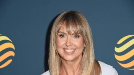 Zainspiruj się stylizacją Ewy Wachowicz i postaw na jeansowe rybaczki. To dobry wybór na letnie dni. 