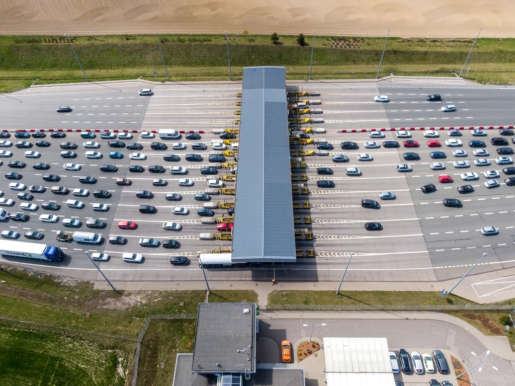 W Polsce nadal trzeba płacić na niektórych odcinkach autostrad.