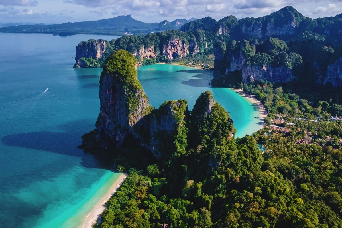 Prowincja Krabi to wyjątkowo malownicze miejsce, idealne na wypoczynek w słońcu 