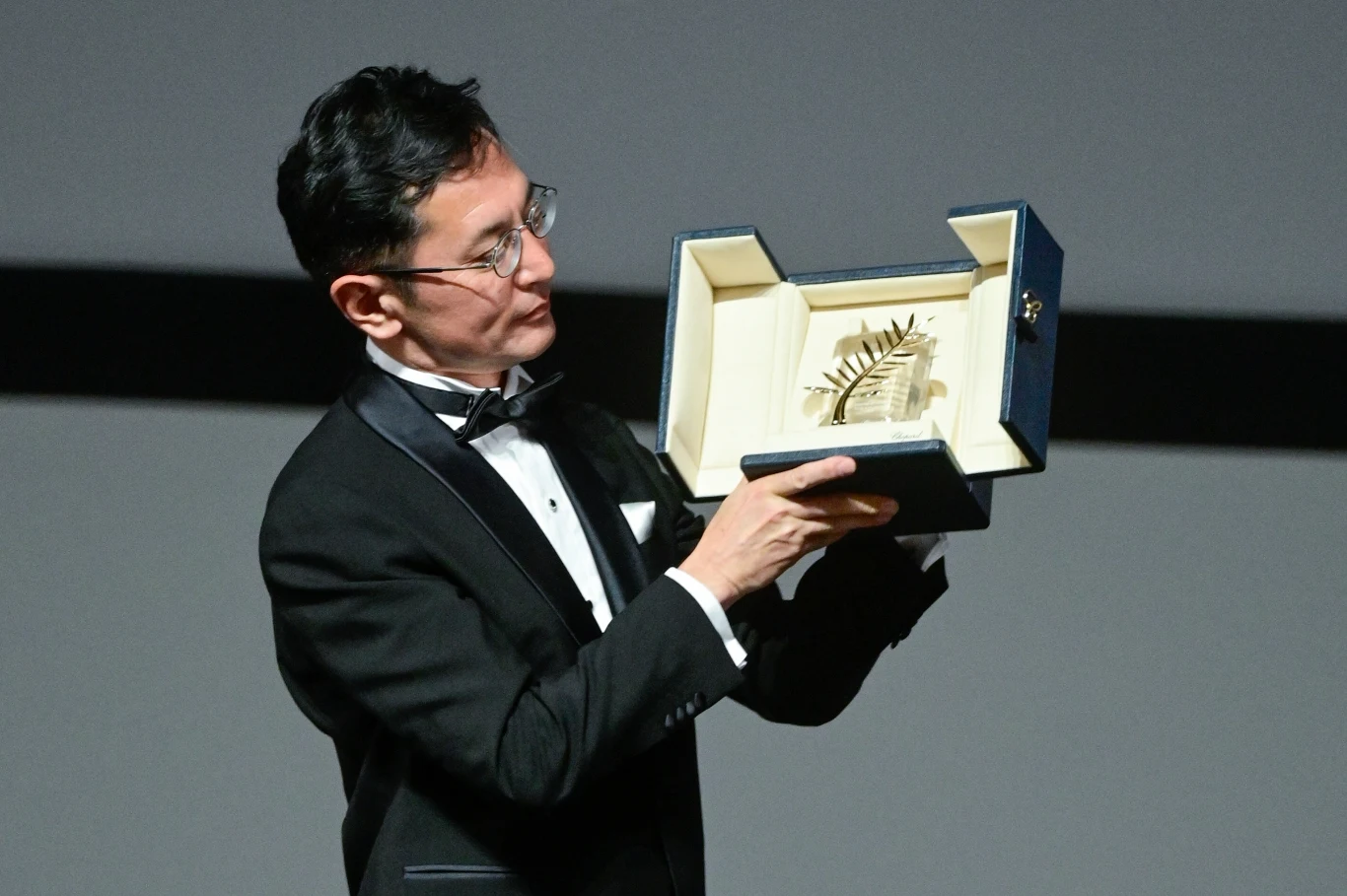 Gorō Miyazaki odebrał w Cannes honorową Złotą Palmę dla studia Ghibli Gorō Miyazaki odebrał w Cannes honorową Złotą Palmę dla studia Ghibli