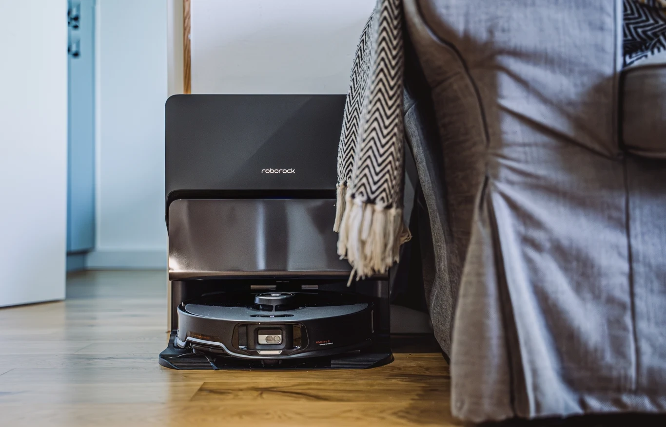 Robot wyposażony jest w inteligentną nawigację, która pozwala unikać przeszkody / Martyna Taras Filmsee/Interia Robot wyposażony jest w inteligentną nawigację, która pozwala unikać przeszkody / Martyna Taras Filmsee/Interia