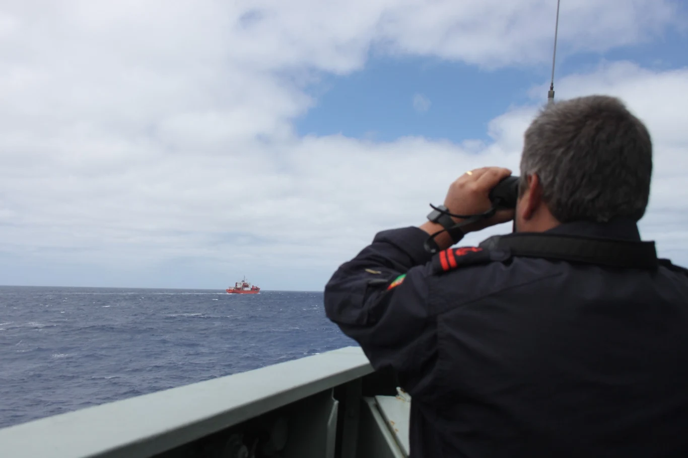 Portugalscy żołnierze weszli na pokład rosyjskiego statku badawczego Portugalscy żołnierze weszli na pokład rosyjskiego statku badawczego