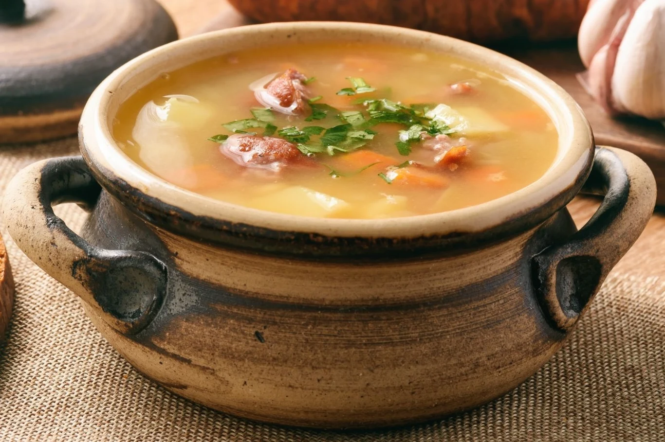 Swojska ciupanka to bardzo sycąca zupa Swojska ciupanka to bardzo sycąca zupa