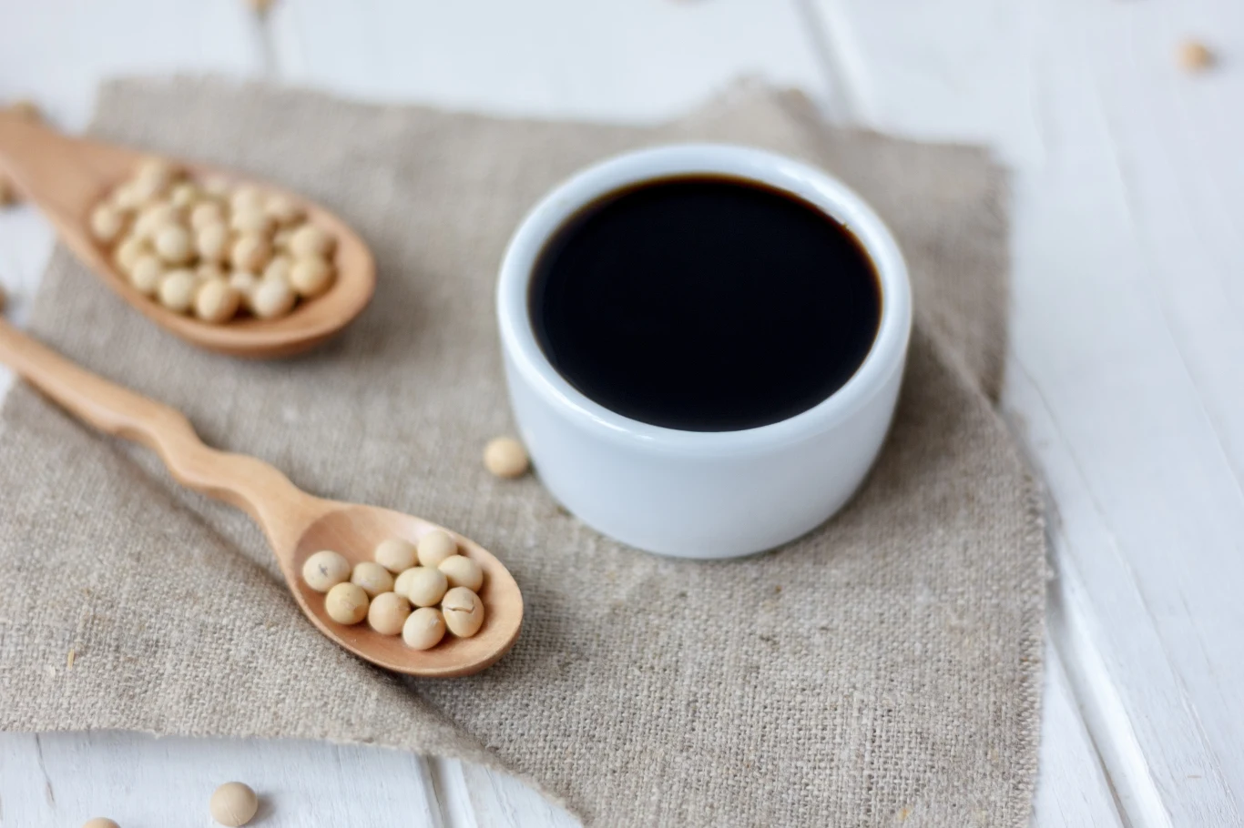 Sos sojowy lej do zupy, przyprawiaj nim mięso i ryby. Zastąpi sól, podziała prozdrowotnie