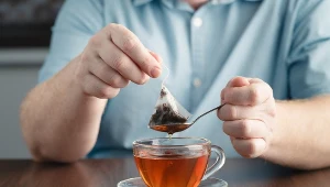 Herbata zawdzięcza swoje korzystne właściwości głównie polifenolom, które mają działanie antyoksydacyjne