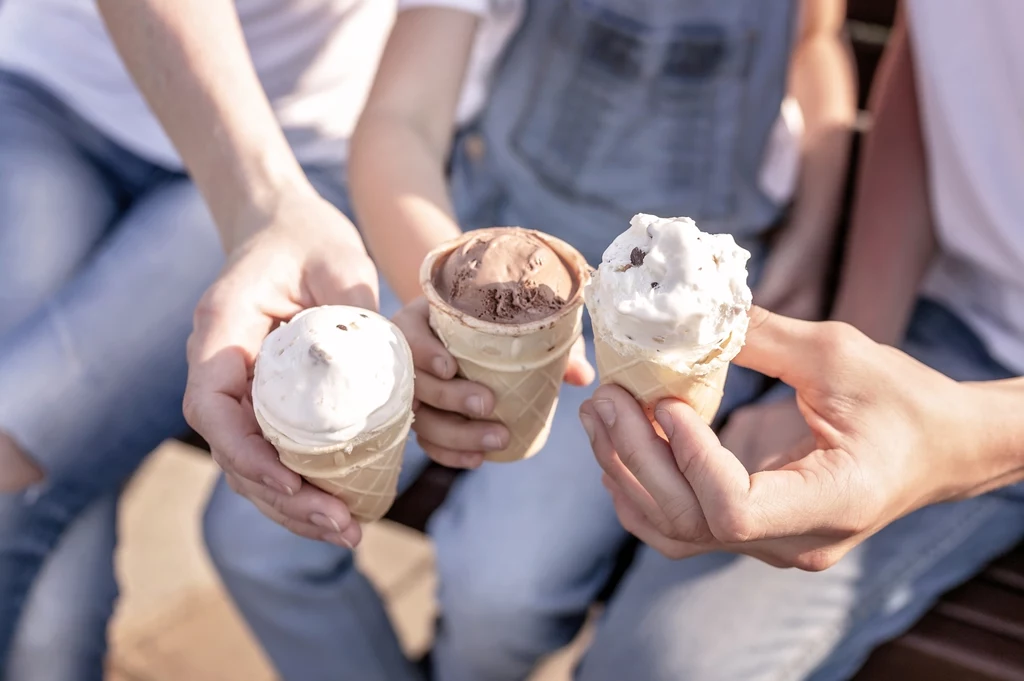 Lody to często wybierany zimny deser przez plażowiczów Lody to często wybierany zimny deser przez plażowiczów