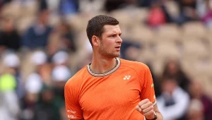 Organizatorzy Rolanda Garrosa zdecydowali ws. meczu Huberta Hurkacza