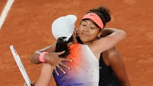 Naomi Osaka i Iga Świątek po meczu na Roland Garros 2024
