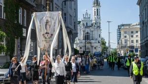 Warszawa. Utrudnienia i procesje w Boże Ciało - godziny, ulice i komunikacja