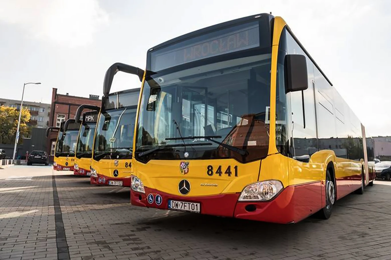 Firma oferuje także darmowe szkolenie dla kandydatów / Fot. MPK Wrocław @Facebook 