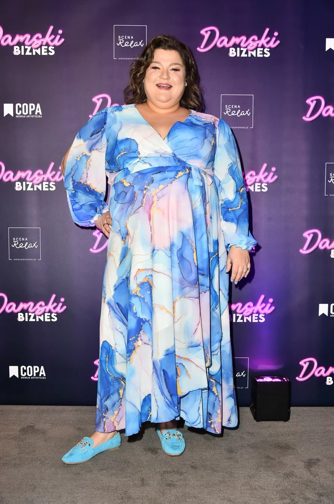 Dominika Gwit w pastelowej sukience maxi
