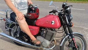 Pijany motocyklista nie miał kasku na głowie. Wiózł w nim coś cenniejszego