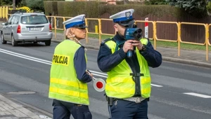 Policja karze za zbyt wolną jazdę. Zaskakujące mandaty w Polsce