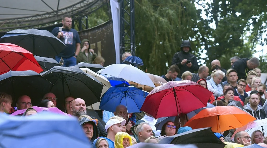 Pogoda spłatała figla podczas 61. KFPP w Opolu Pogoda spłatała figla podczas 61. KFPP w Opolu