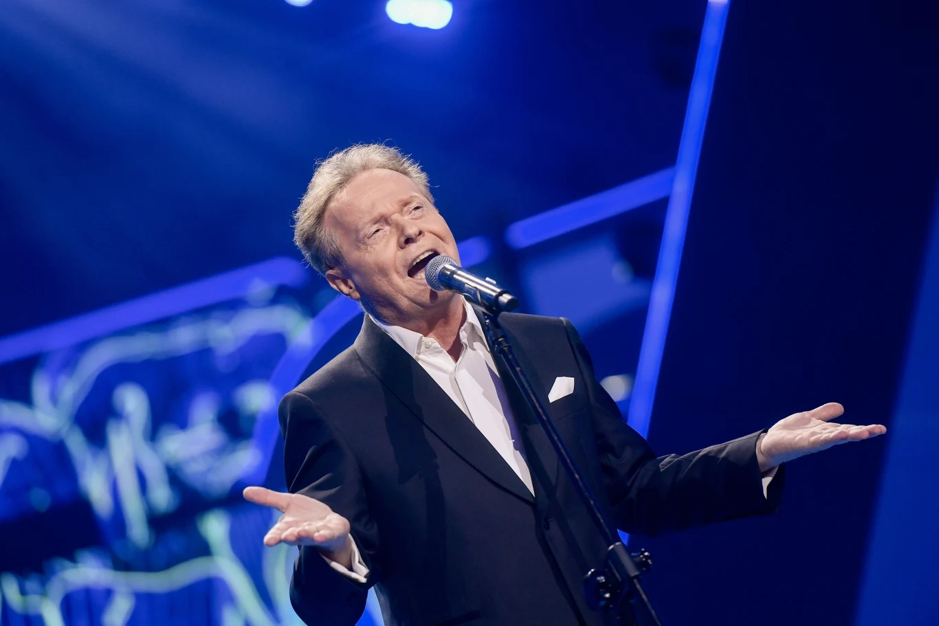 Michał Bajor świętował 50-lecie swojego debiutu na festiwalu w Opolu Michał Bajor świętował 50-lecie swojego debiutu na festiwalu w Opolu