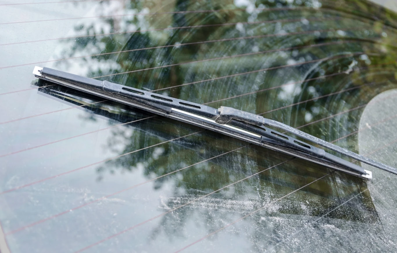 Jak rozwiązać problem smużących wycieraczek? Jak rozwiązać problem smużących wycieraczek?