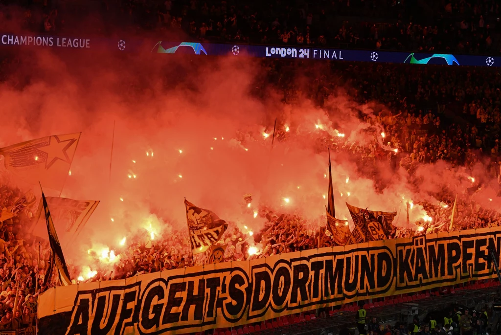 Kibice Borussii Dortmund podczas finału Ligi Mistrzów Kibice Borussii Dortmund podczas finału Ligi Mistrzów