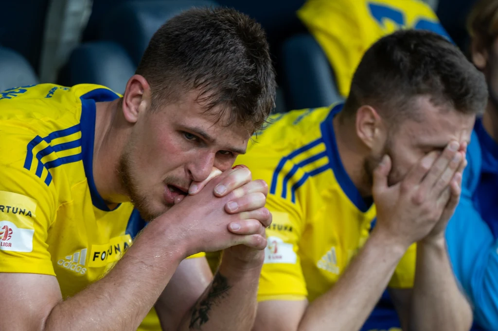 Arka Gdynia w niesamowitych okolicznościach straciła awans do Ekstraklasy Arka Gdynia w niesamowitych okolicznościach straciła awans do Ekstraklasy