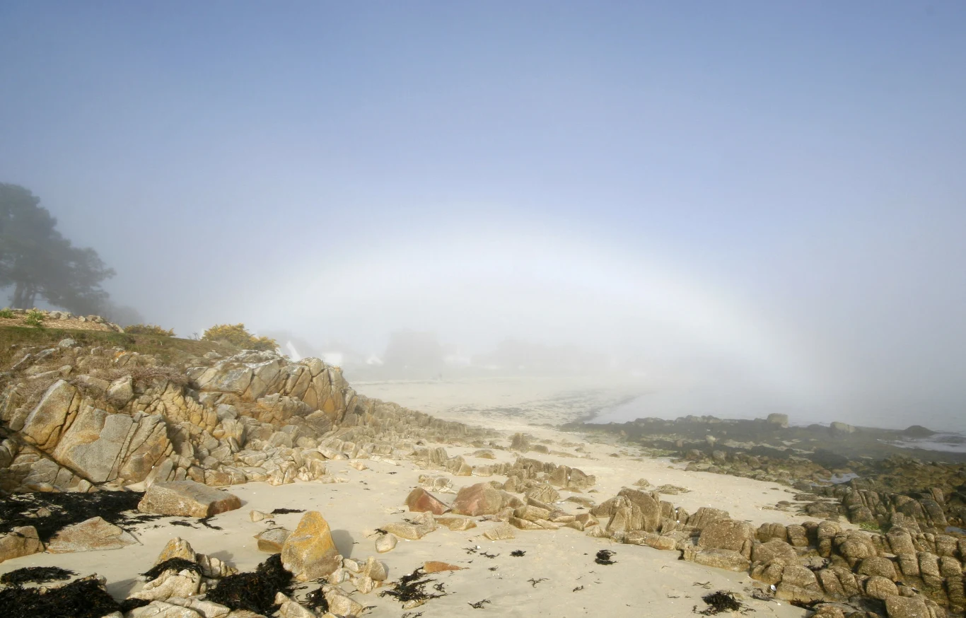 Czasem łuk mgłowy jest niezwykle trudny do dostrzeżenia Czasem łuk mgłowy jest niezwykle trudny do dostrzeżenia