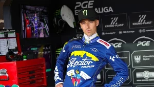 Paweł Przedpełski w parku maszyn.