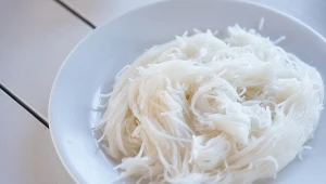 Warto sięgać po makaron ryżowy, czy nie warto? Sprawdzamy