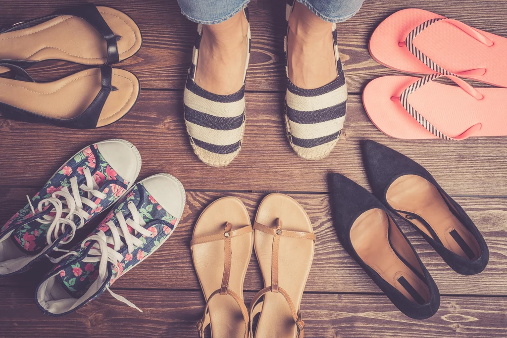 Wybór odpowiedniego obuwia na lato to bardzo ważne zadanie dla każdej kobiety