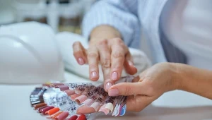 Ten manicure będzie królował latem. Oto najmodniejsze stylizacje tegorocznych wakacji