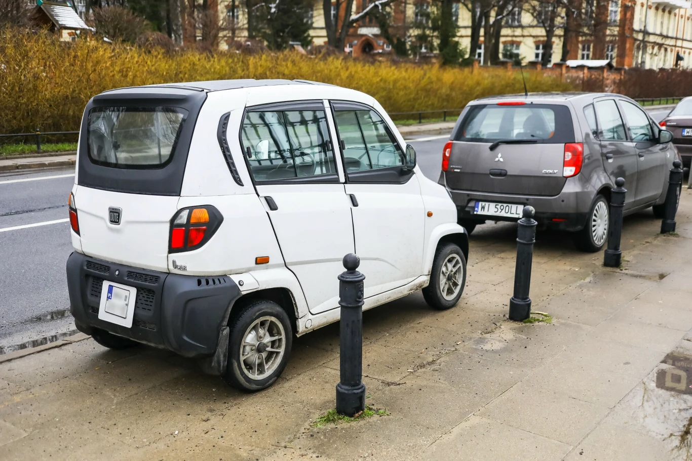 Jakie trzeba mieć uprawnienia do kierowania mikrosamochodem? 