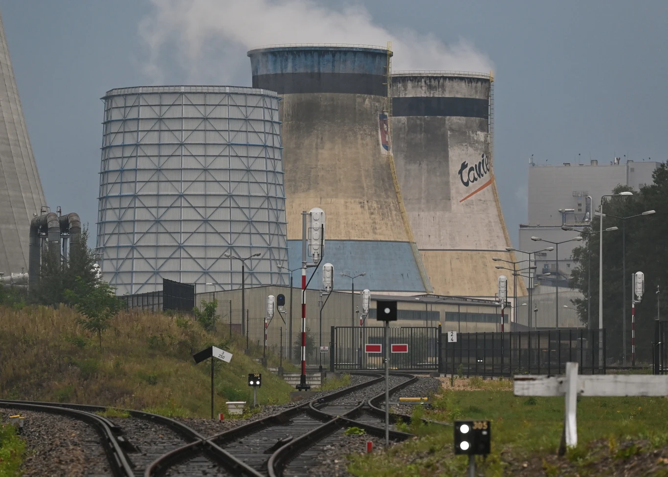 Tauron: Po pożarze na terenie bloku 910MW w Jaworznie blok został odstawiony Tauron: Po pożarze na terenie bloku 910MW w Jaworznie blok został odstawiony