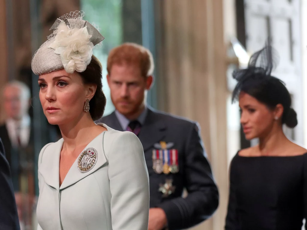 Brak uczestnictwa członków monarchii w Trooping the Colour budzi wiele pytań