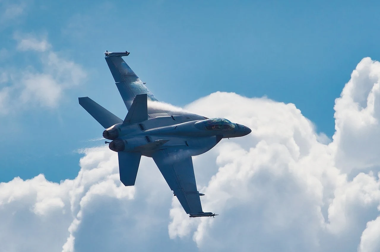 Amerykanie testują pocisk SM-6 z samolotem Super Hornet Amerykanie testują pocisk SM-6 z samolotem Super Hornet