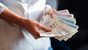 Dziedziczenie pieniędzy z OFE. Czy można je wypłacić po śmierci męża lub żony?