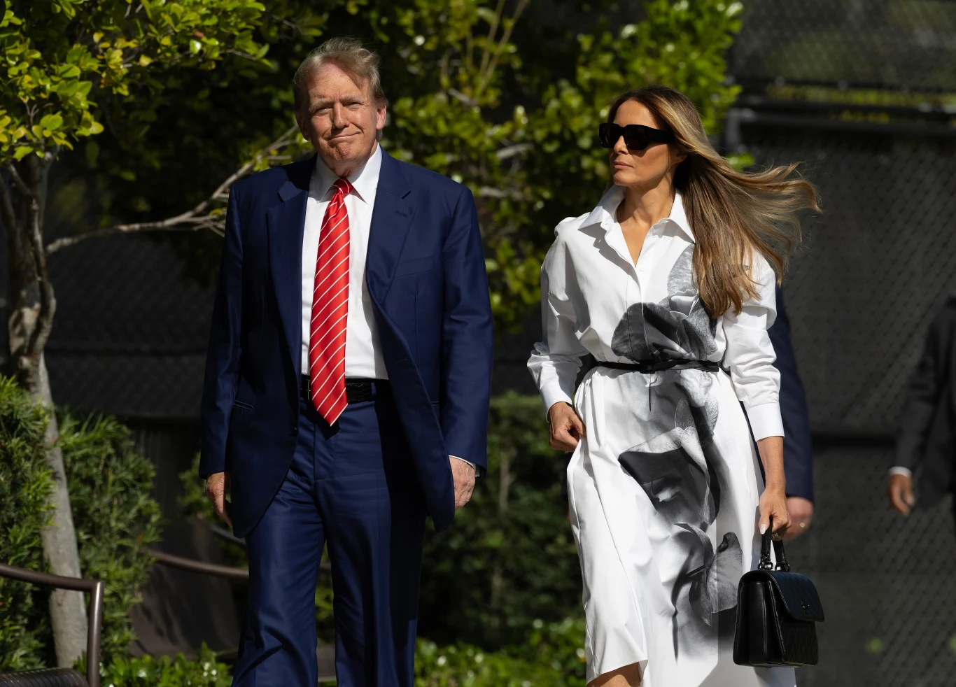 Melania Trump stawia często na klasykę w modowych trendach 