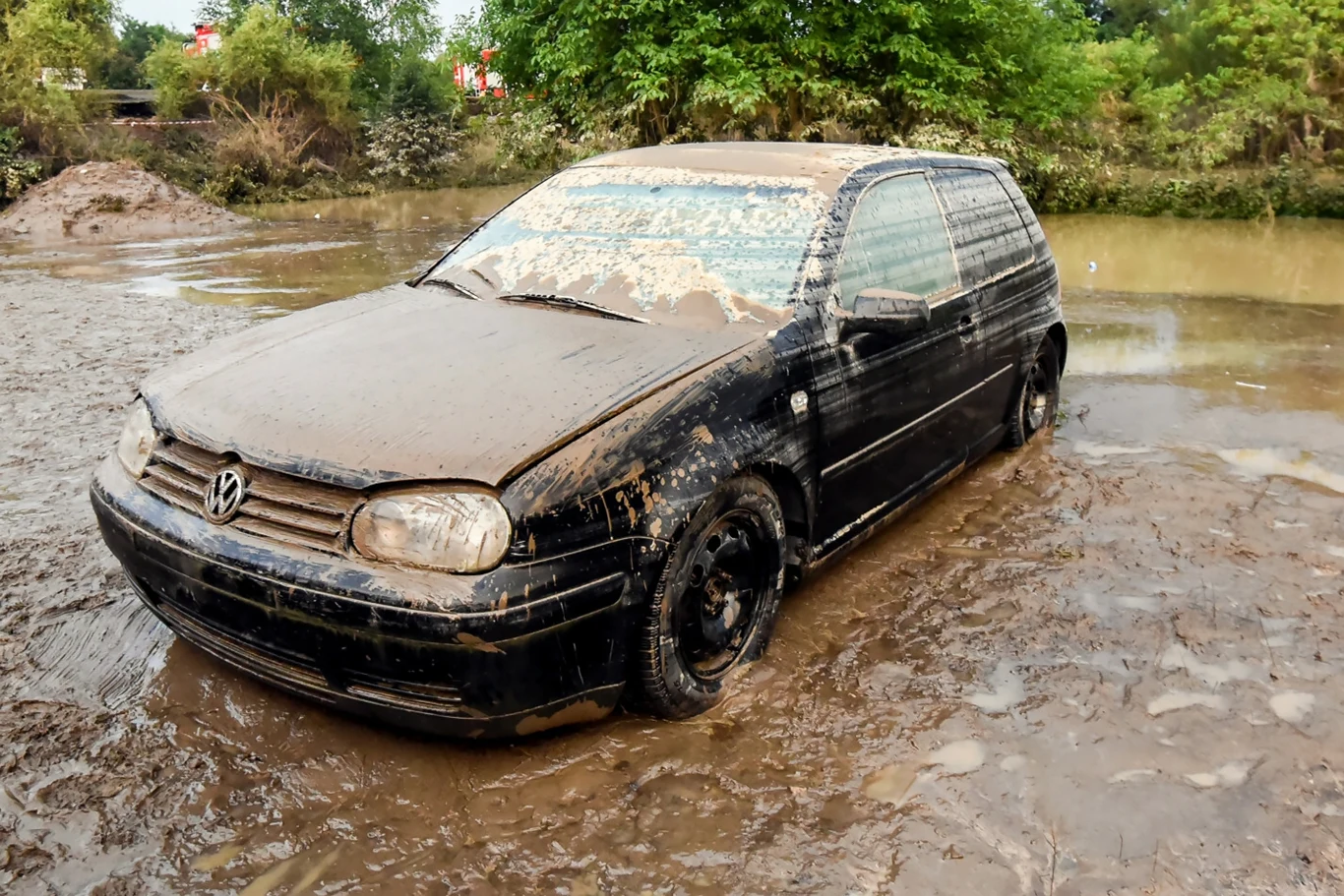Zalane auto i odszkodowanie. Bez tego zapomnij o pieniądzach Zalane auto i odszkodowanie. Bez tego zapomnij o pieniądzach