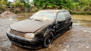 Zalane auto i odszkodowanie. Bez tego zapomnij o pieniądzach