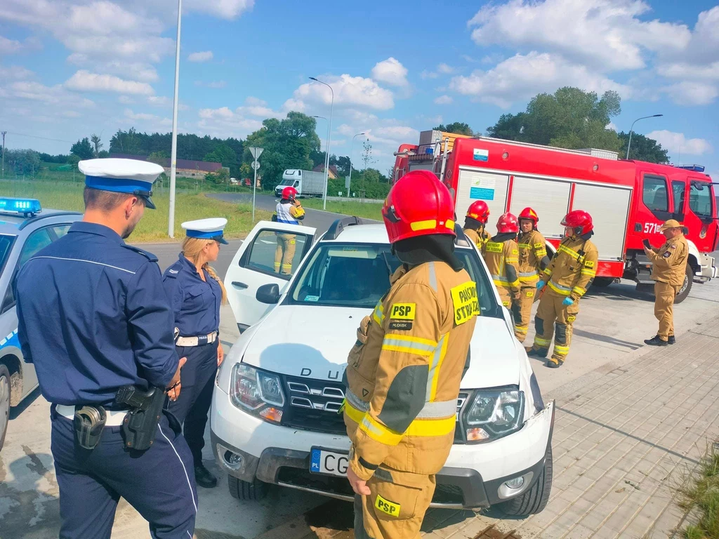 Nastolatkowie z Niemiec uciekali po kolizji z wozem strażackim Nastolatkowie z Niemiec uciekali po kolizji z wozem strażackim