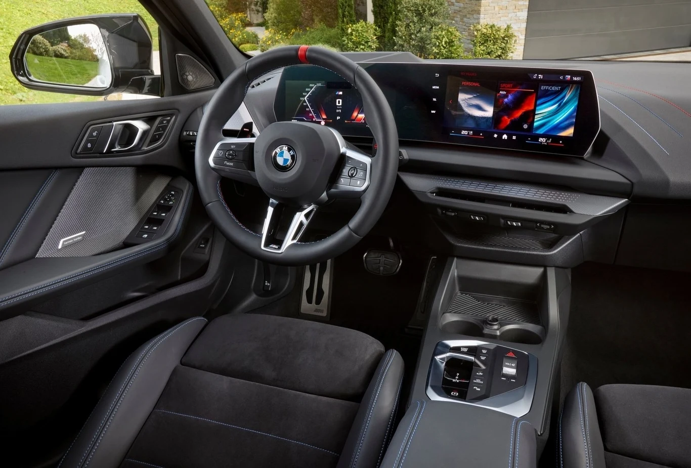 BMW serii 1 ma znajomo wyglądający kokpit