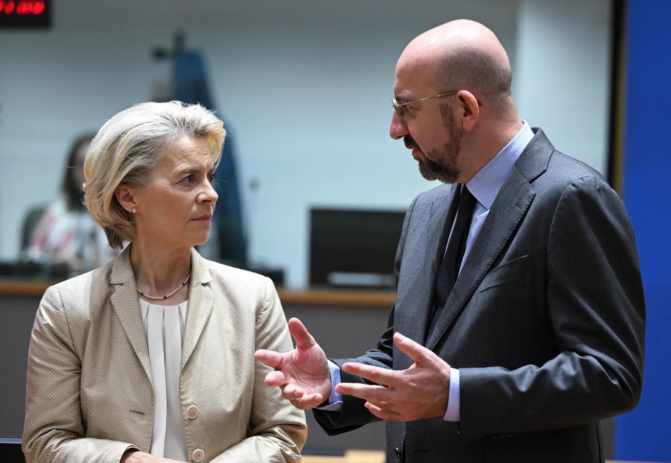 Unijni szefowie: Komisji Europejskiej Ursula von der Leyen oraz Rady Europejskiej Charles Michel