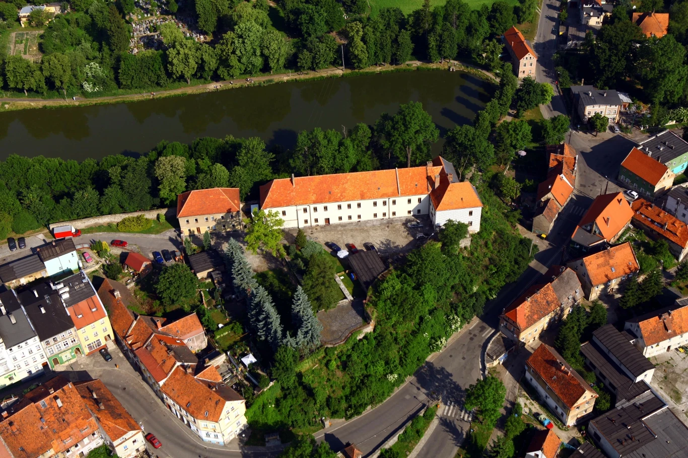 Niemcza może być dobrą propozycją na jednodniową wycieczkę z Wrocławia. Co warto zobaczyć w tym miasteczku?