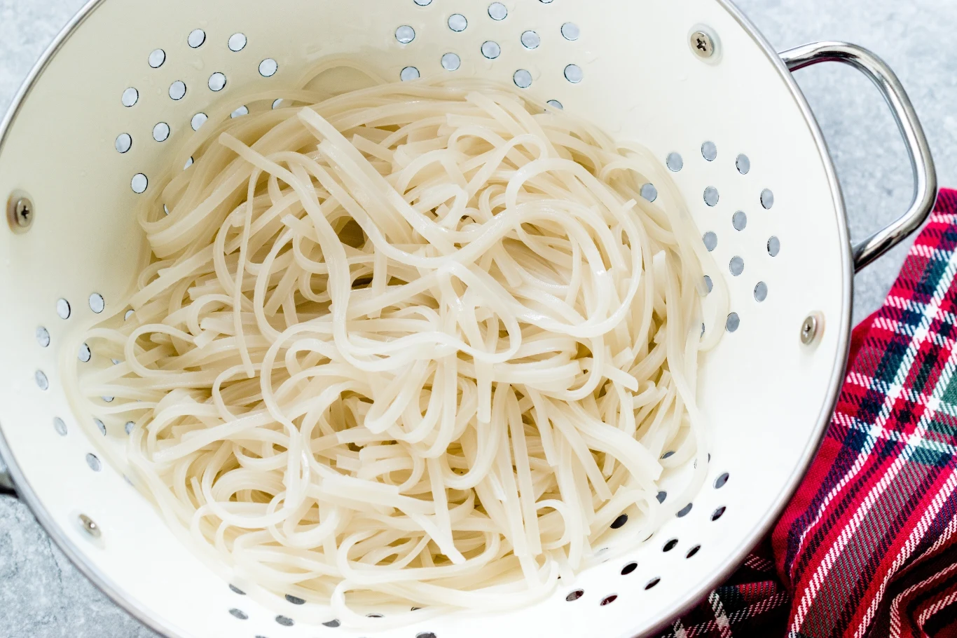 Bezkaloryczny makaron konjac stał się hitem wśród osób na diecie IG Bezkaloryczny makaron konjac stał się hitem wśród osób na diecie IG