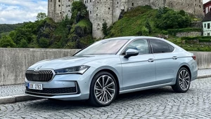 Skoda Superb liftback. Alternatywa dla SUV-a z bagażnikiem jak w kombi 