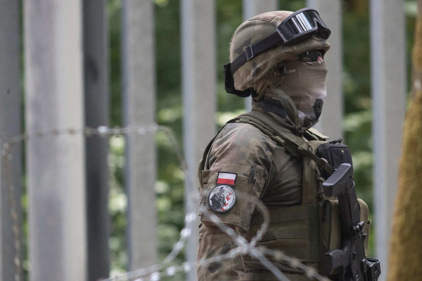 Polscy żołnierze zatrzymani za użycie broni na granicy. Jakie są ich uprawnienia? Polscy żołnierze zatrzymani za użycie broni na granicy. Jakie są ich uprawnienia?